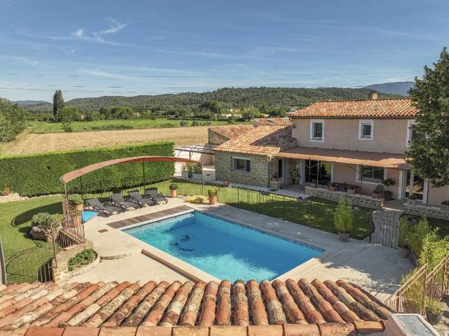 Maison 9 pièces 260 m²