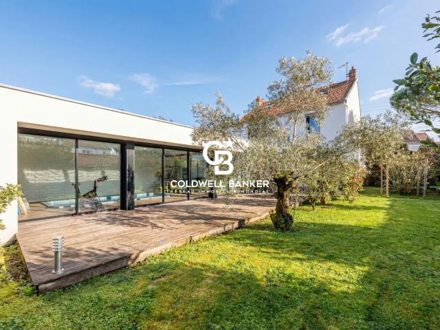 Maison 9 pièces 260 m²