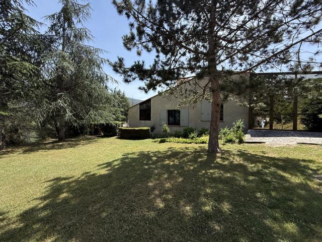 Maison 9 pièces 260 m²