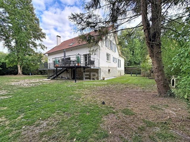 Maison 9 pièces 260 m²