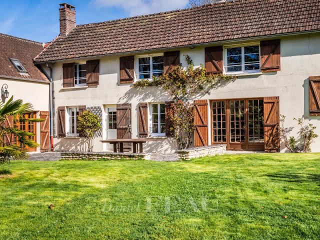 Maison 9 pièces 260 m²