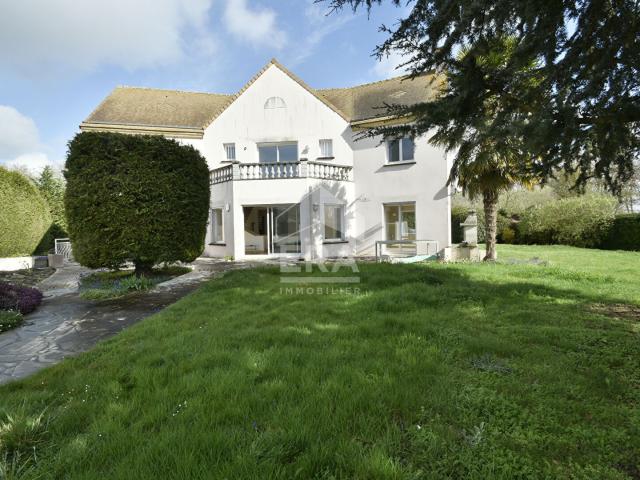 Maison 9 pièces 260 m²