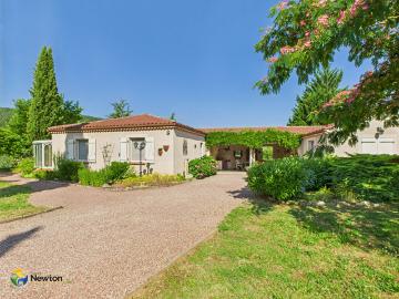 Maison 9 pièces 260 m²