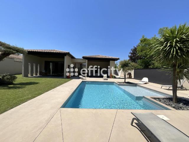 Maison 9 pièces 261 m²