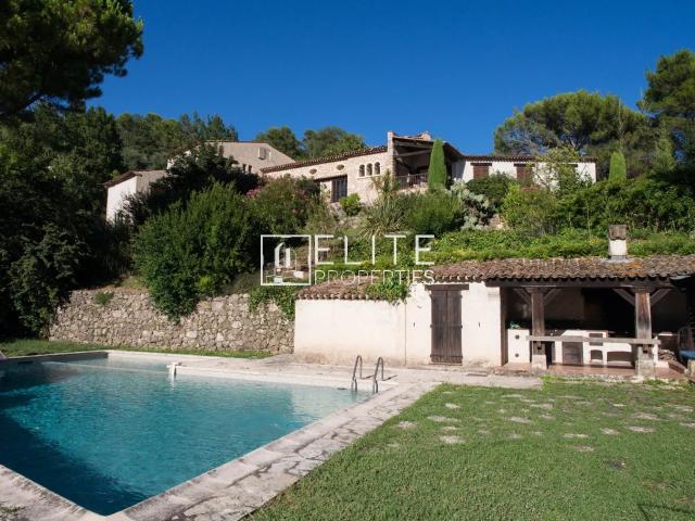Maison 9 pièces 333 m²