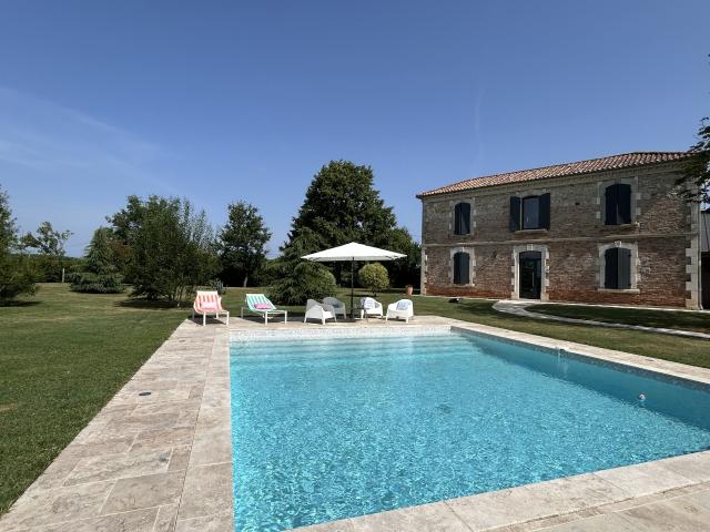 Maison 9 pièces 262 m²