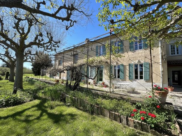 Maison 9 pièces 263 m²
