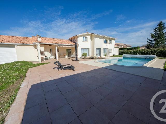 Maison 9 pièces 263 m²