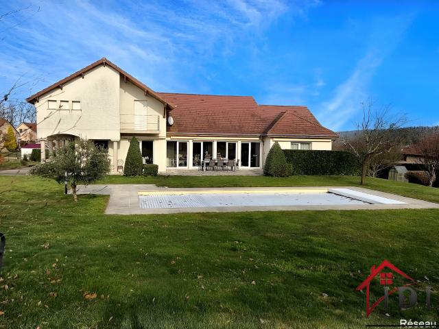 Maison 9 pièces 274 m²