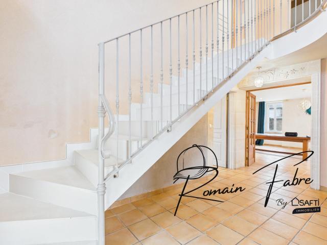 Maison 9 pièces 275 m²