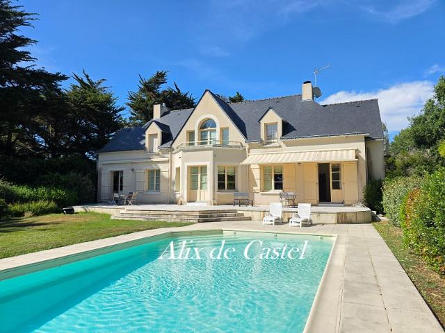 Maison 9 pièces 275 m²
