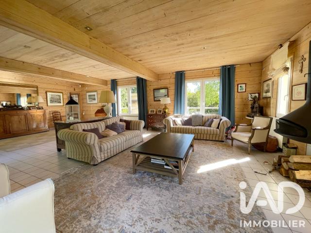 Maison 9 pièces 275 m²