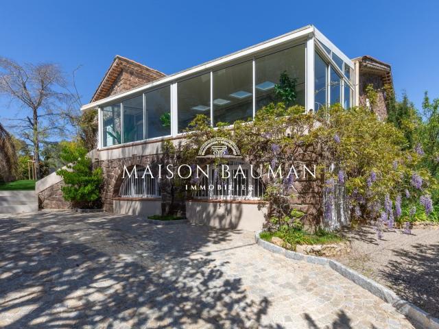 Maison 9 pièces 275 m²