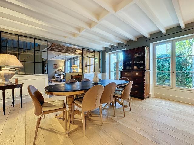 Maison 9 pièces 275 m²