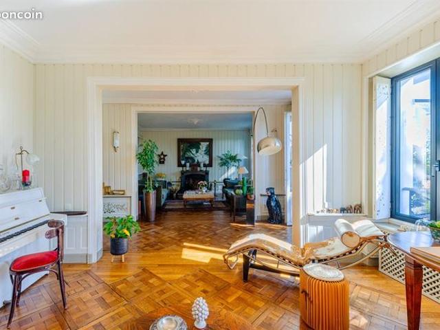Maison 9 pièces 276 m²