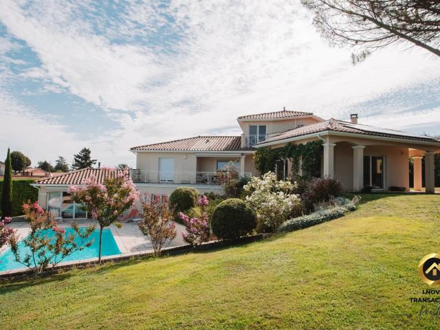 Maison 9 pièces 276 m²