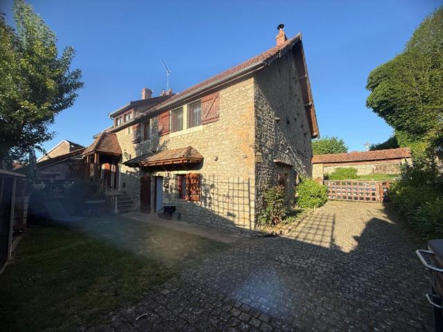 Maison 9 pièces 277 m²
