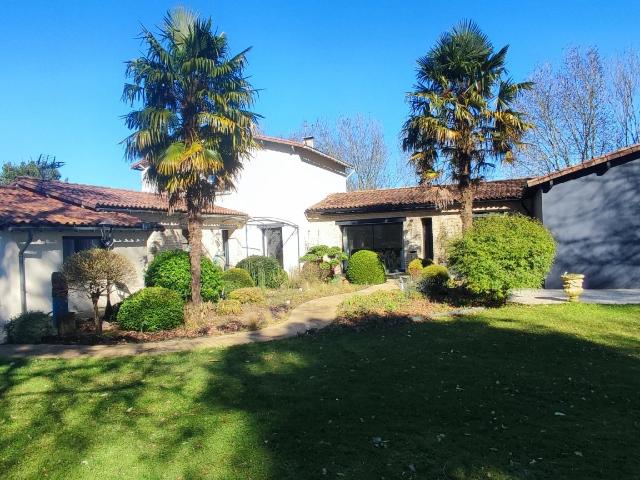 Maison 9 pièces 277 m²
