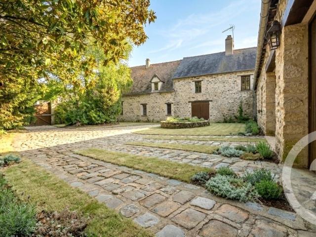 Maison 9 pièces 278 m²