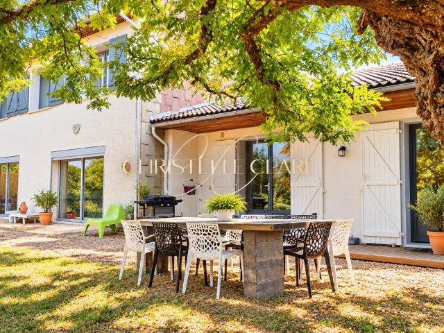 Maison 9 pièces 278 m²