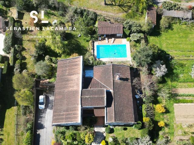 Maison 9 pièces 278 m²