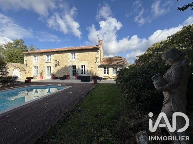 Maison 9 pièces 278 m²