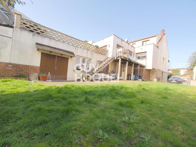 Maison 9 pièces 270 m²