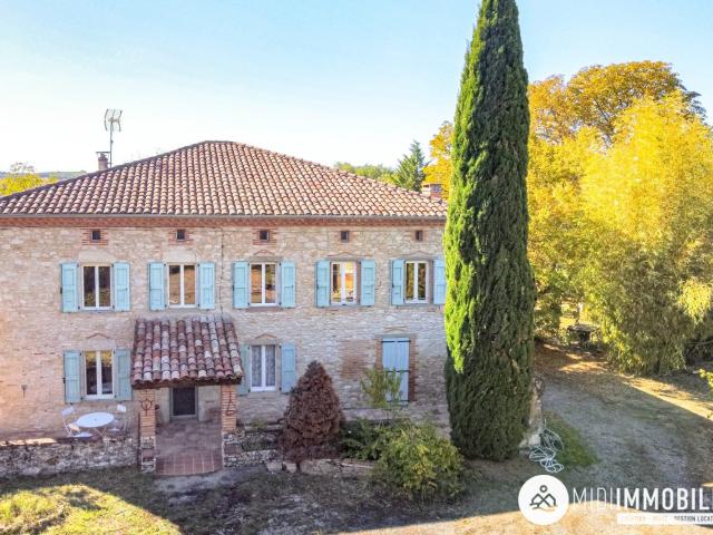 Maison 9 pièces 270 m²