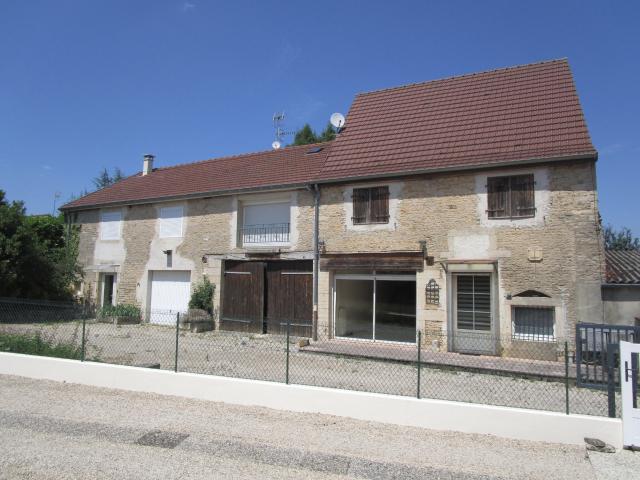 Maison 9 pièces 270 m²
