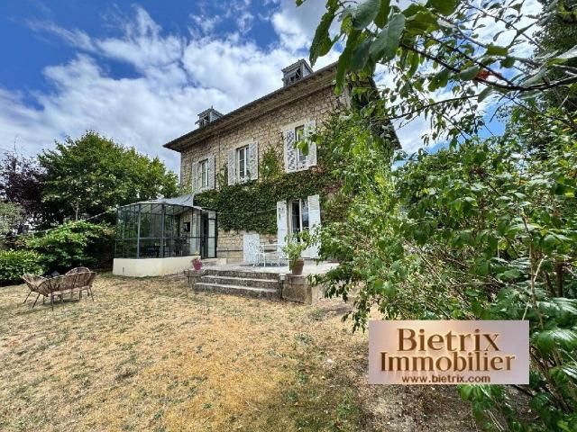 Maison 9 pièces 270 m²