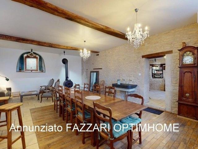 Maison 9 pièces 270 m²