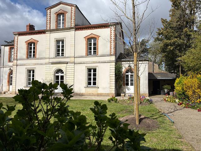 Maison 9 pièces 270 m²