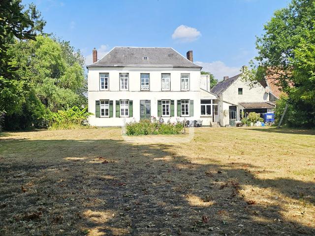 Maison 9 pièces 270 m²