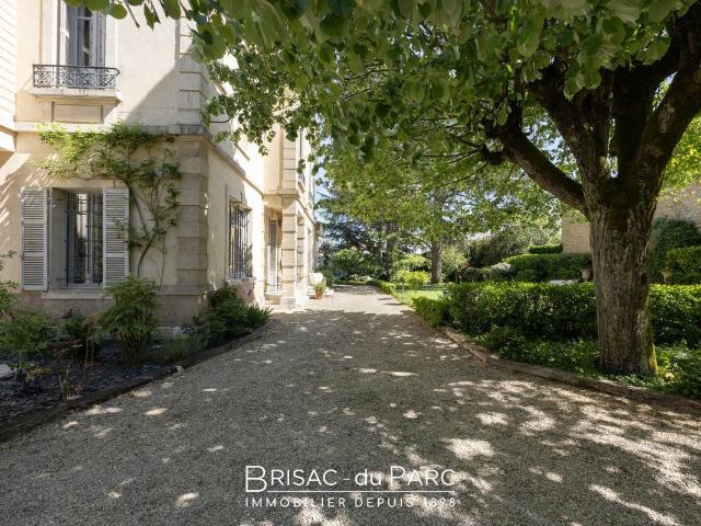 Maison 9 pièces 270 m²