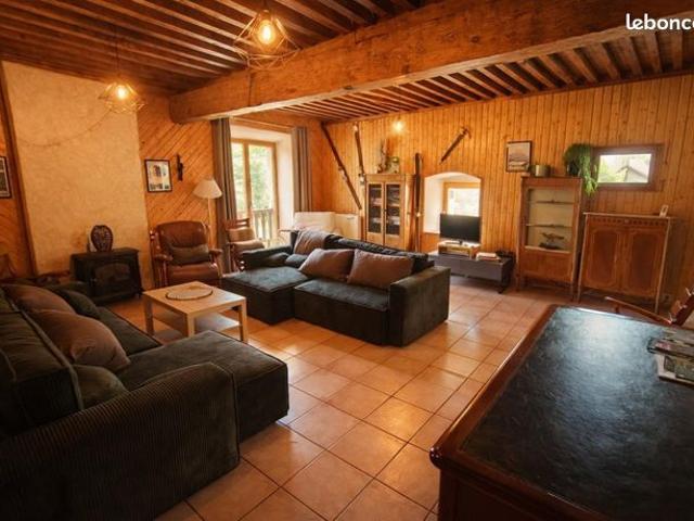 Maison 9 pièces 271 m²