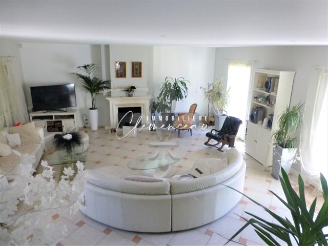 Maison 9 pièces 272 m²