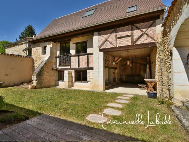 Maison 9 pièces 272 m²