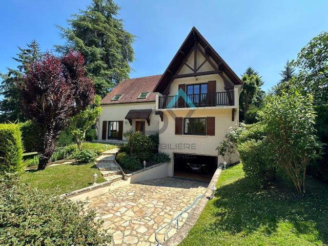 Maison 9 pièces 273 m²