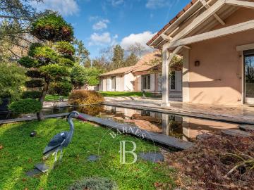 Maison 9 pièces 284 m²