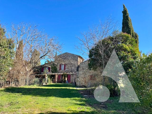 Maison 9 pièces 284 m²
