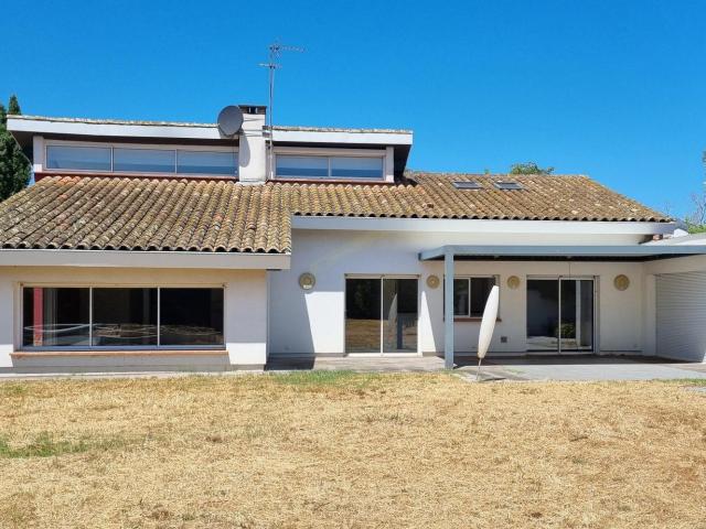 Maison 9 pièces 285 m²