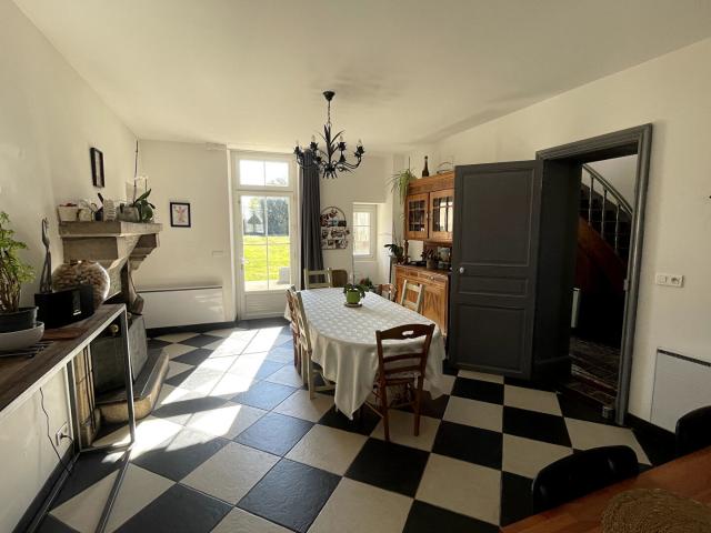 Maison 9 pièces 285 m²