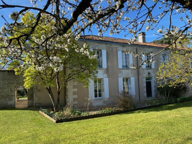 Maison 9 pièces 285 m²