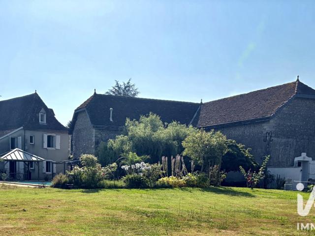 Maison 9 pièces 285 m²
