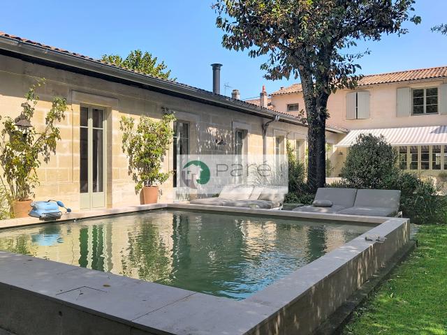 Maison 9 pièces 285 m²