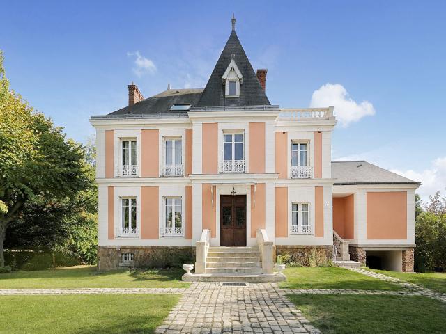 Maison 9 pièces 285 m²