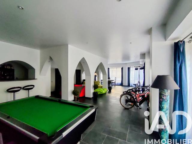 Maison 9 pièces 285 m²