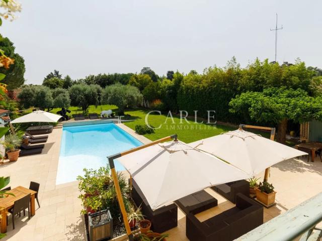 Maison 9 pièces 286 m²
