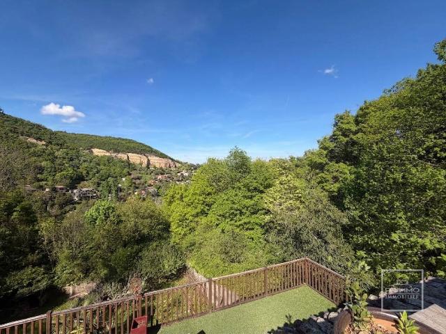 Maison 9 pièces 288 m²