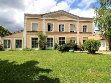 Maison 9 pièces 288 m²